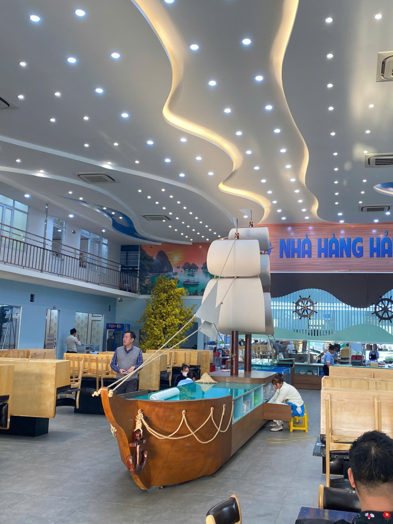 Nhà hàng Bến Cảng